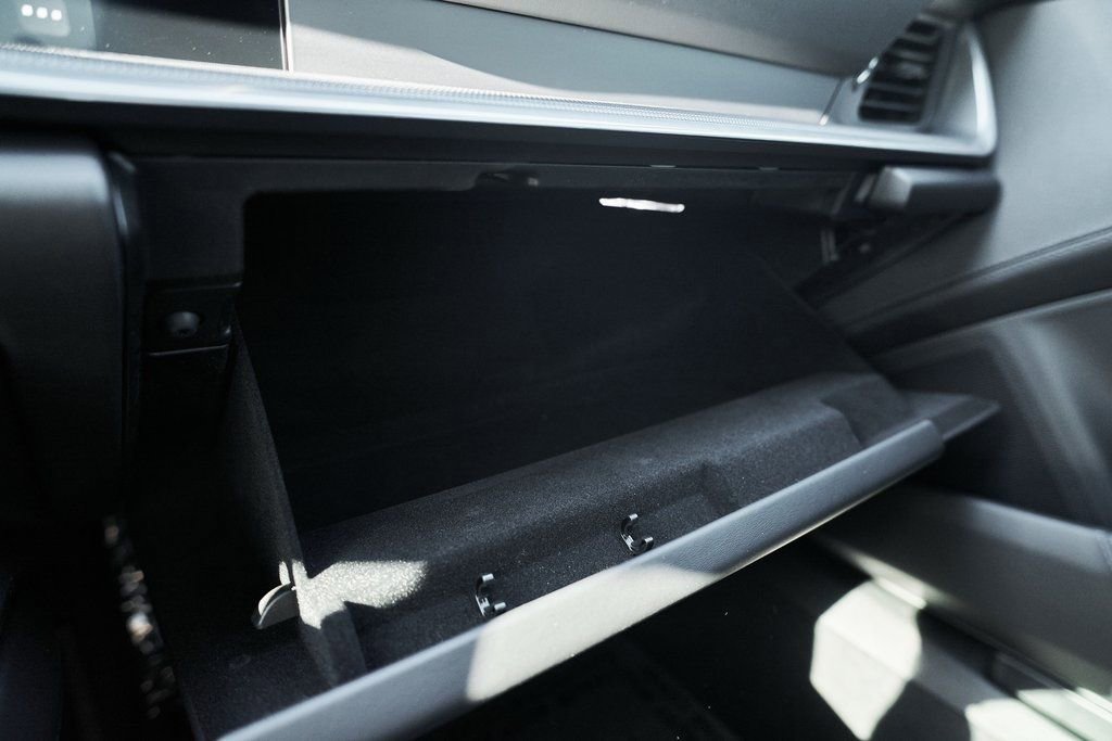 Used 2024 Porsche 911 Turbo image 67