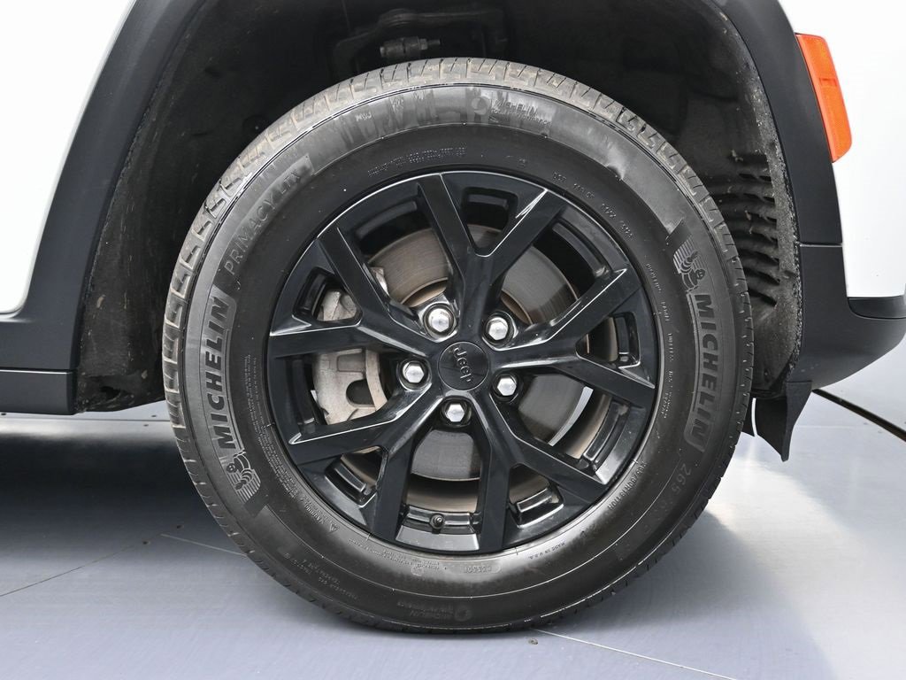 Used 2024 Jeep Grand Cherokee L Laredo image 12