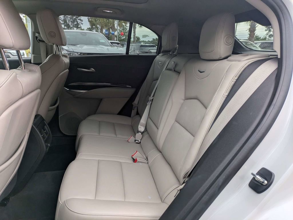 Used 2023 Cadillac XT4 Premium Luxury w/ Technology Package FWD image 14