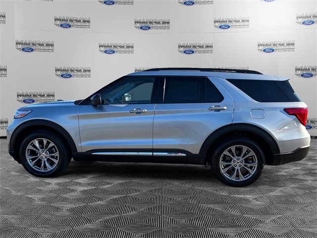 Used 2022 Ford Explorer XLT w/ Equipment Group 202A image 2