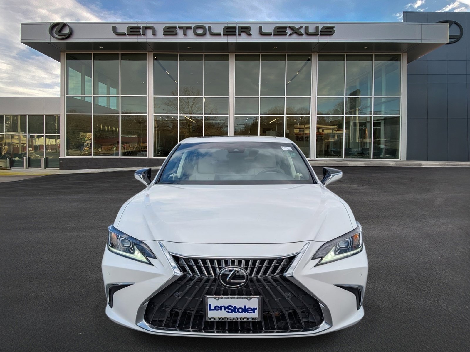 Used 2025 Lexus ES 350 w/ Premium Package image 8