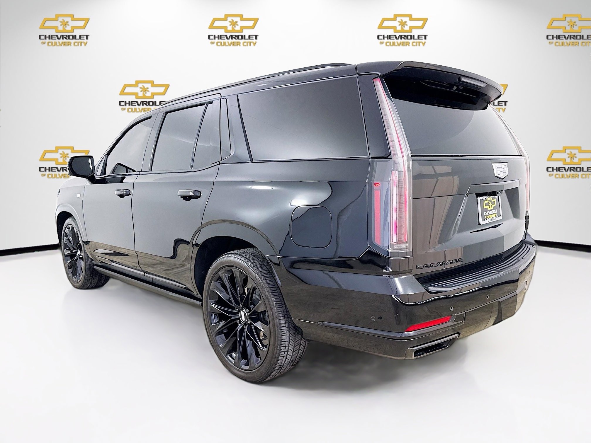 Used 2025 Cadillac Escalade Sport Platinum w/ LPO, ONYX Package image 5