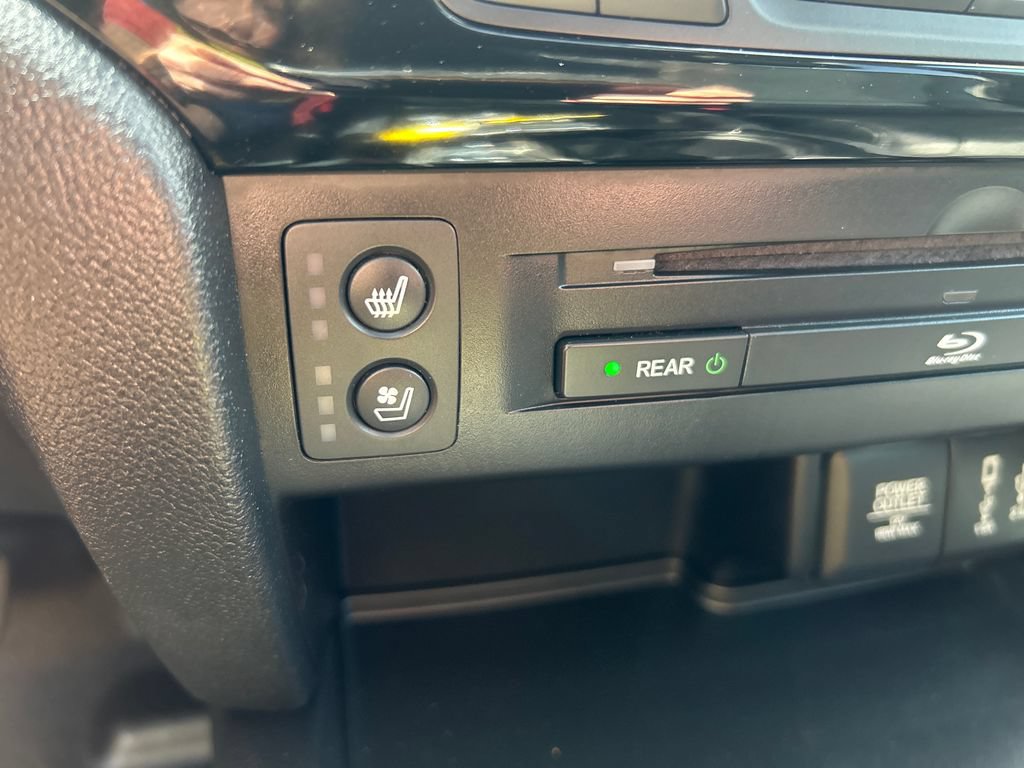 Used 2018 Honda Pilot Elite image 32