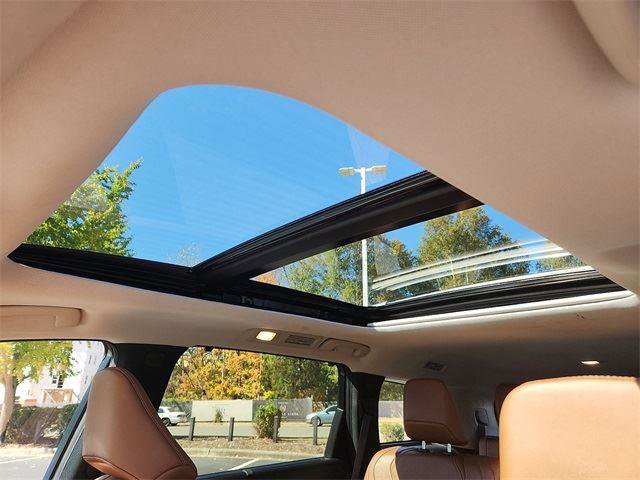 Used 2024 INFINITI QX60 Sensory w/ Cargo Package image 14