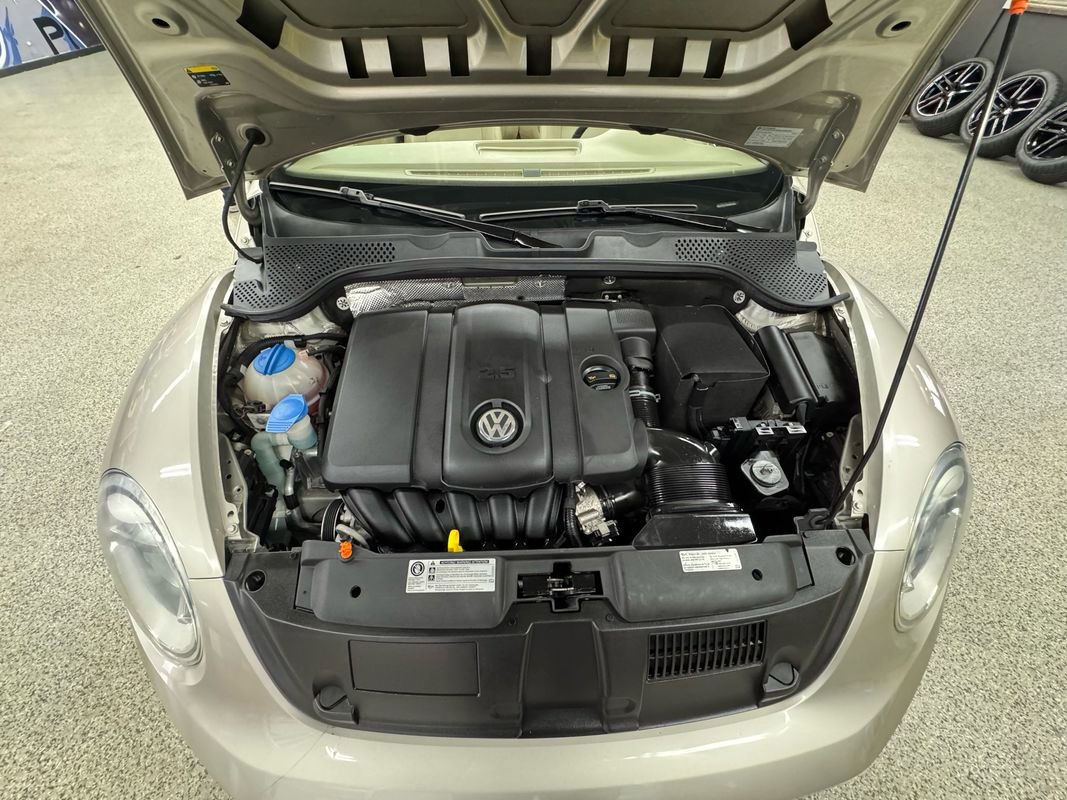 Used 2013 Volkswagen Beetle 2.5 image 33