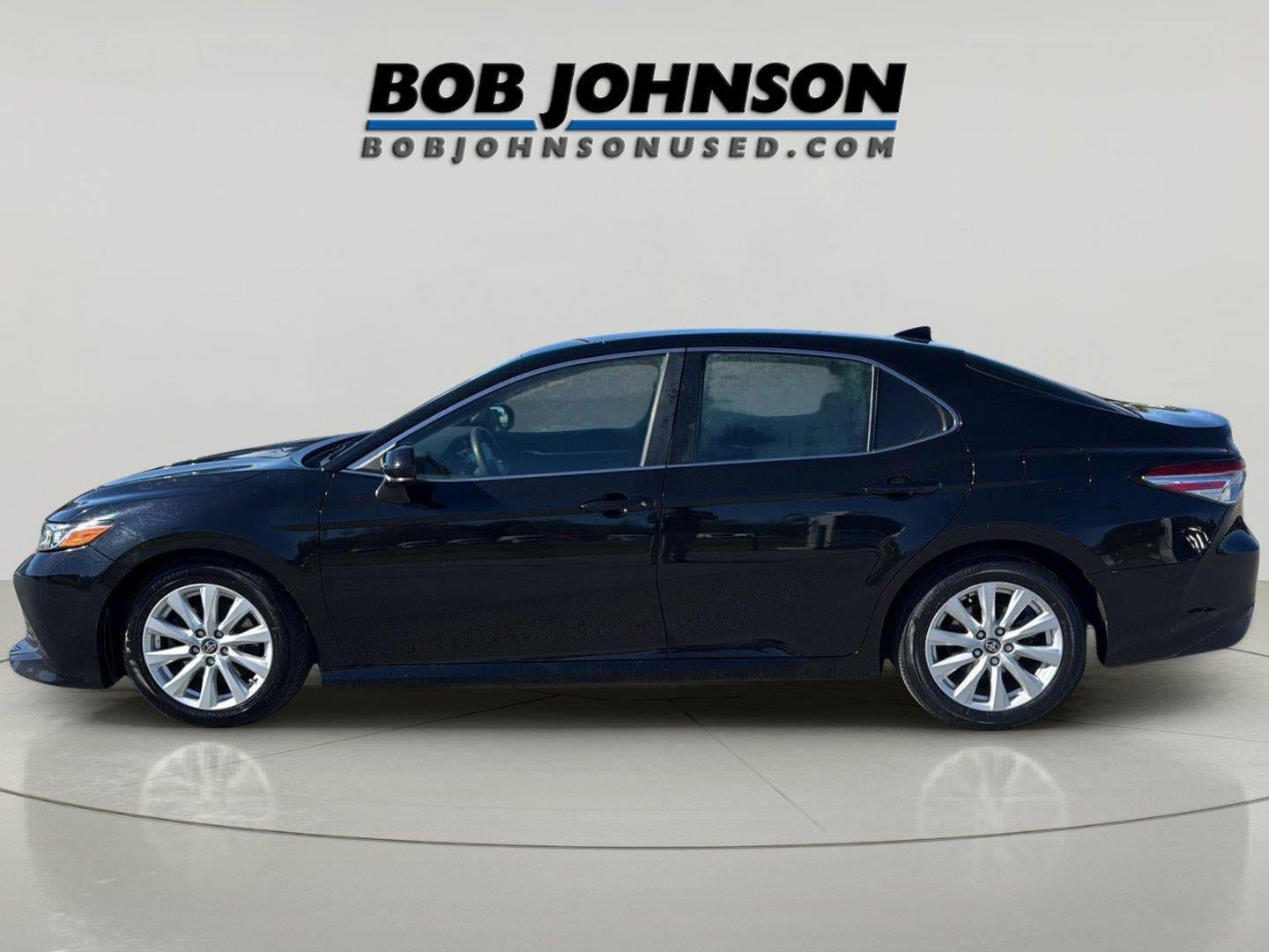Used 2020 Toyota Camry LE FWD image 4