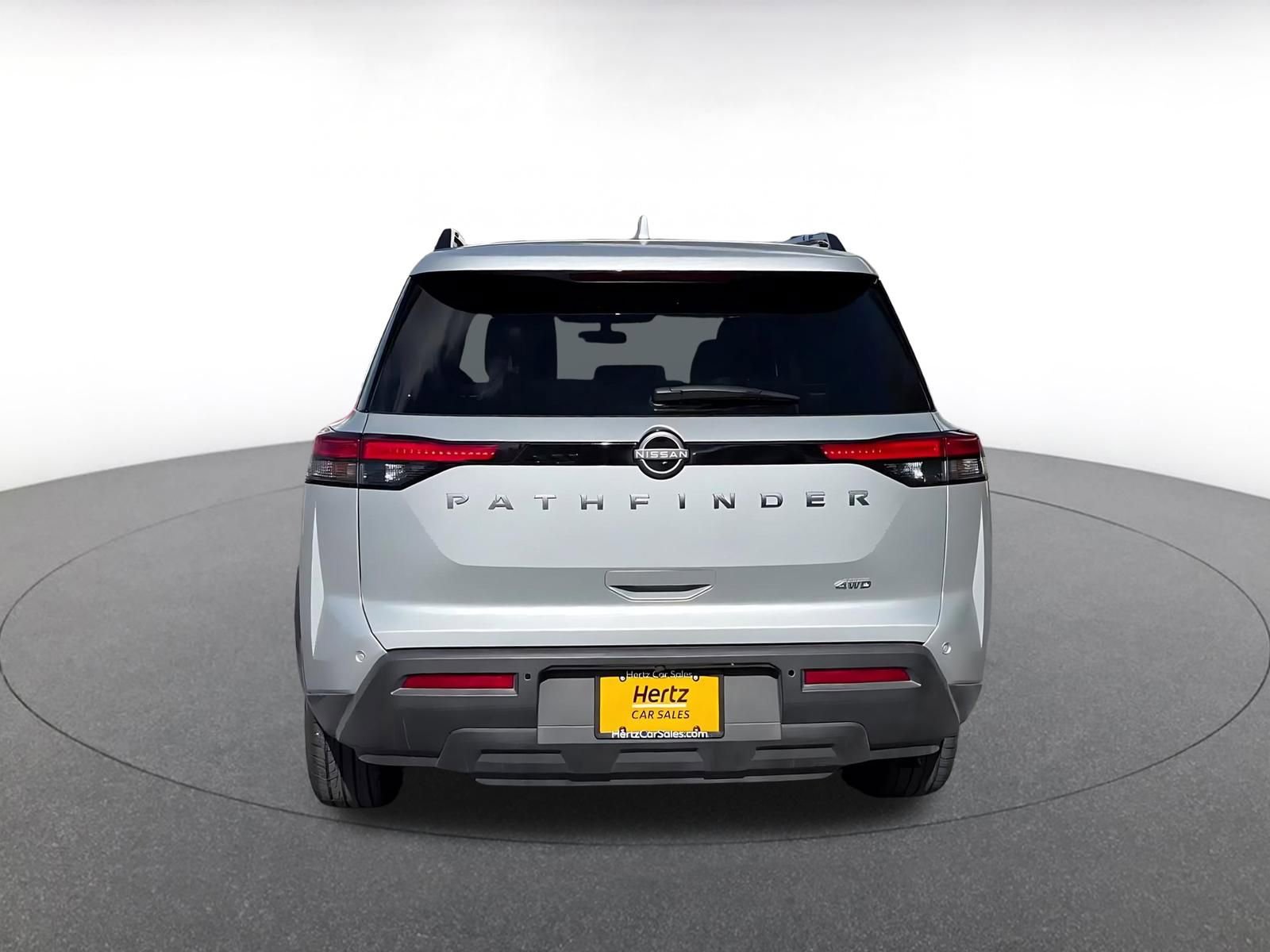 Used 2025 Nissan Pathfinder SV image 12