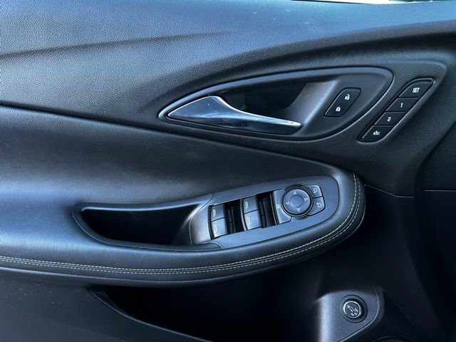 Used 2023 Buick Encore GX Essence w/ Experience Buick Package image 11