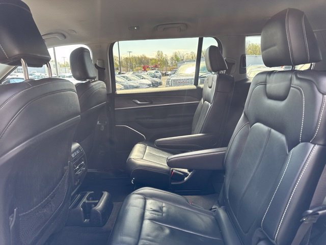 Used 2022 Jeep Grand Cherokee L Limited AWD/4WD image 18