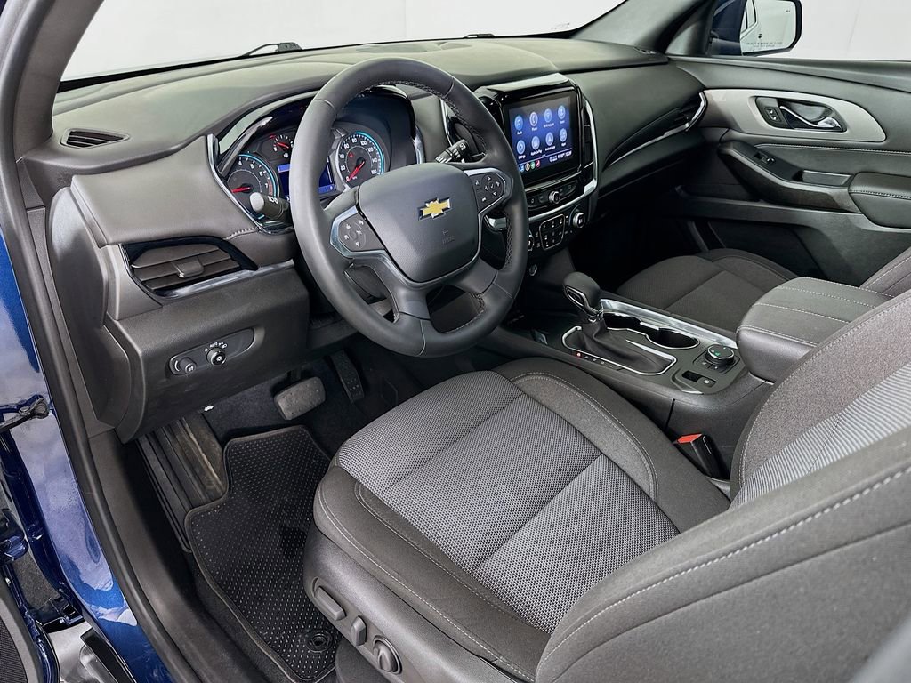 Used 2023 Chevrolet Traverse LT image 9