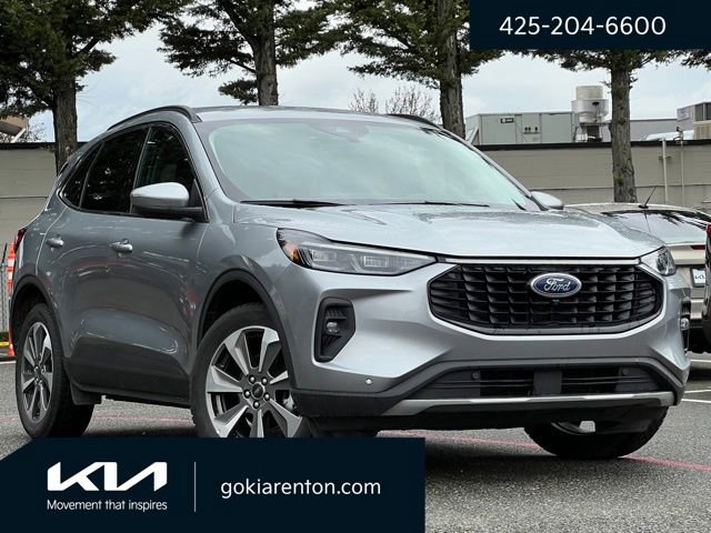 Used 2024 Ford Escape Platinum image 1