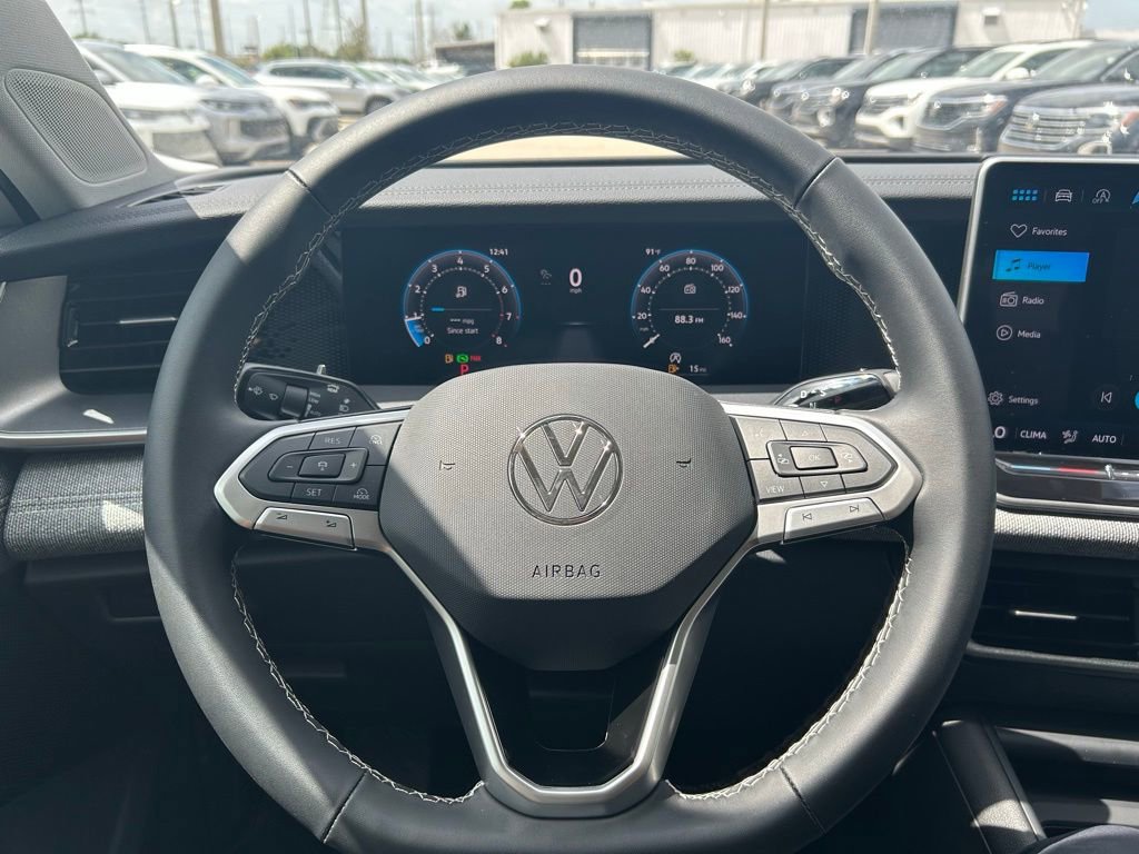 Used 2025 Volkswagen Tiguan S image 11