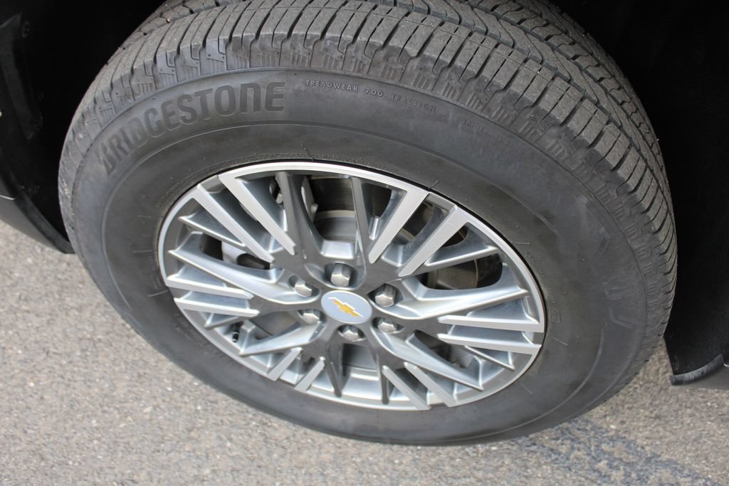 Used 2025 Chevrolet Traverse LT AWD/4WD image 61