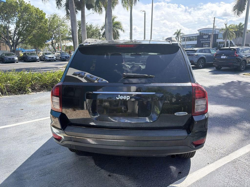 Used 2014 Jeep Compass Latitude FWD image 7