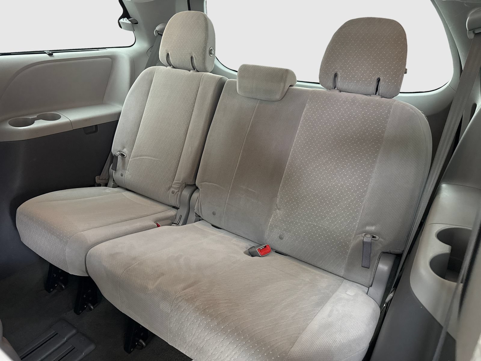 Used 2017 Toyota Sienna LE FWD image 38