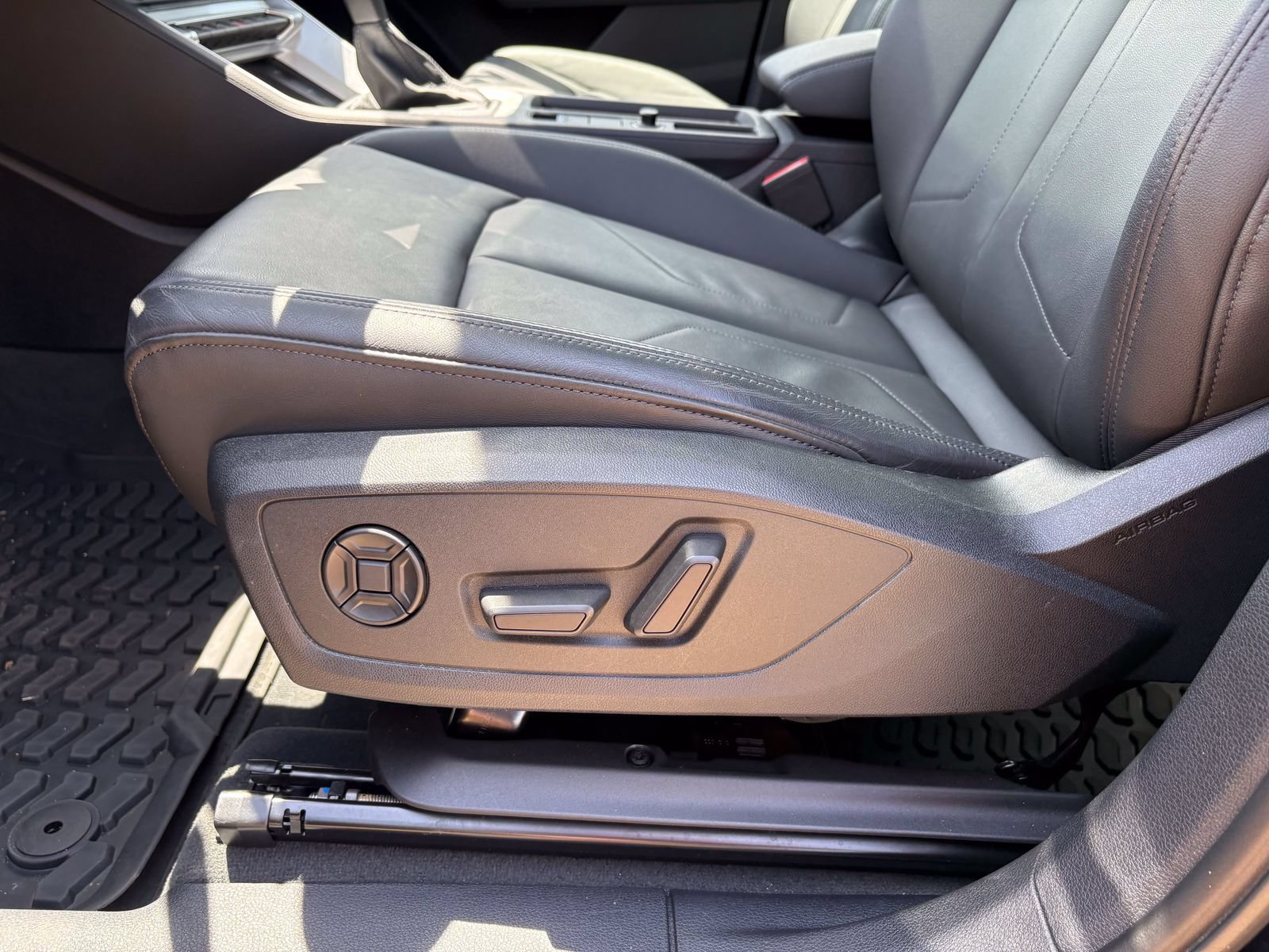 Used 2023 Audi Q3 2.0T Premium AWD/4WD image 28
