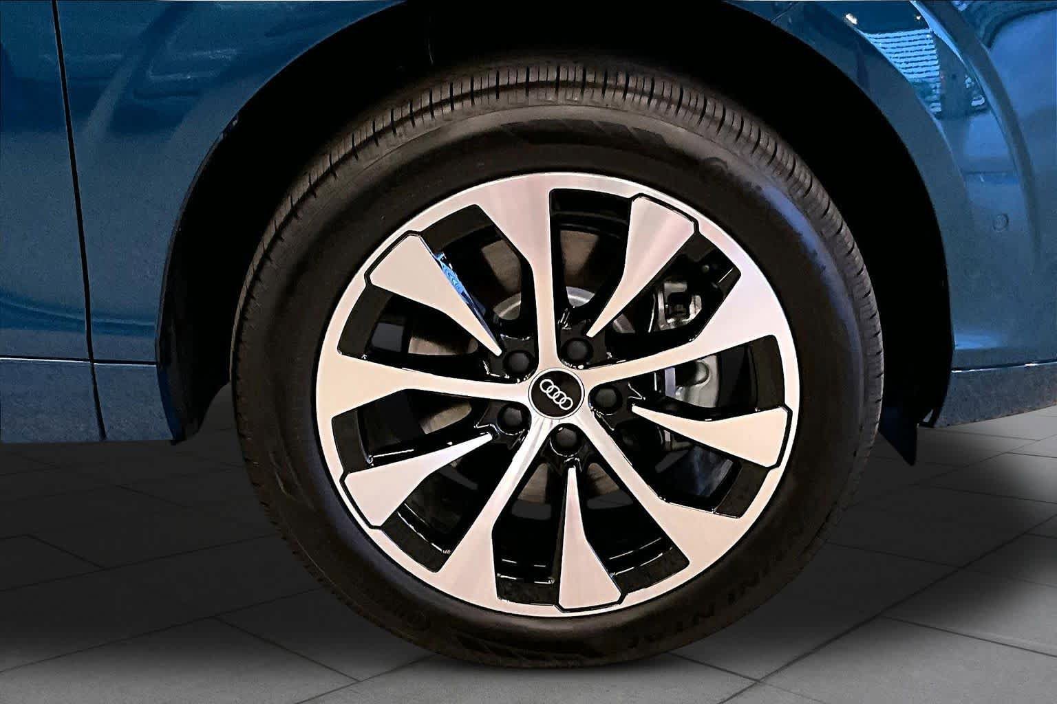 New 2026 Audi Q3 quattro 2.0T AWD/4WD image 11