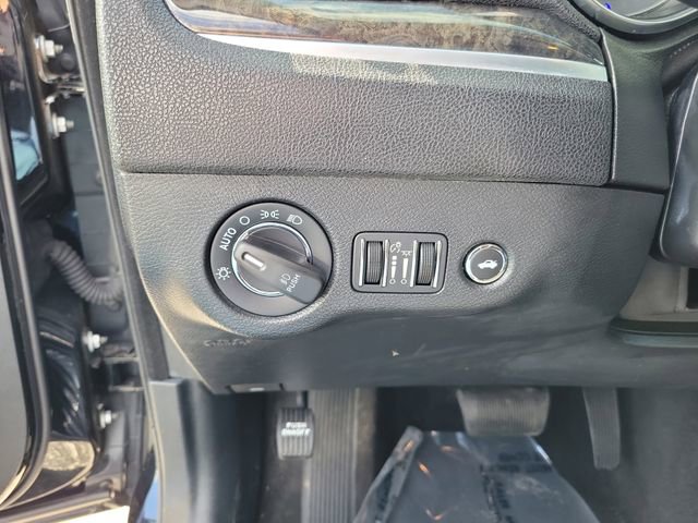 Used 2019 Chrysler 300 Limited image 13