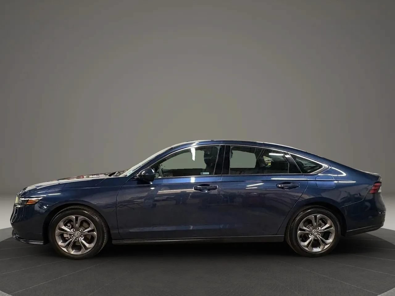 Used 2023 Honda Accord EX image 5
