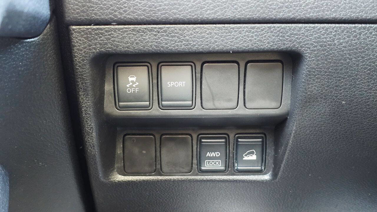 Used 2014 Nissan Rogue SV image 28