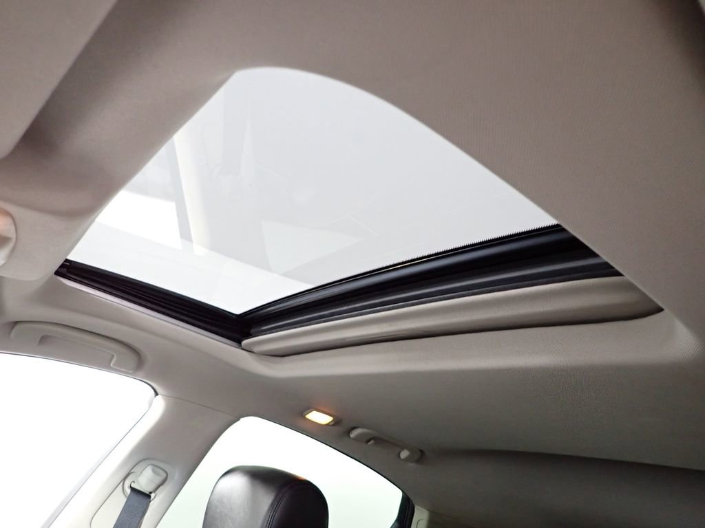 Used 2017 INFINITI QX70 AWD w/ Premium Package image 7