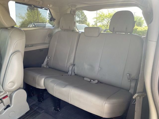 Used 2011 Toyota Sienna XLE w/ Premium Pkg FWD image 27