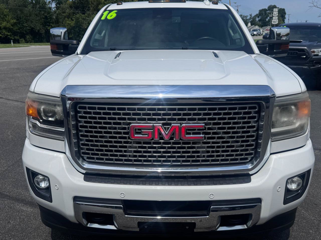 Used 2016 GMC Sierra 3500 Denali w/ Duramax Plus Package AWD/4WD image 9