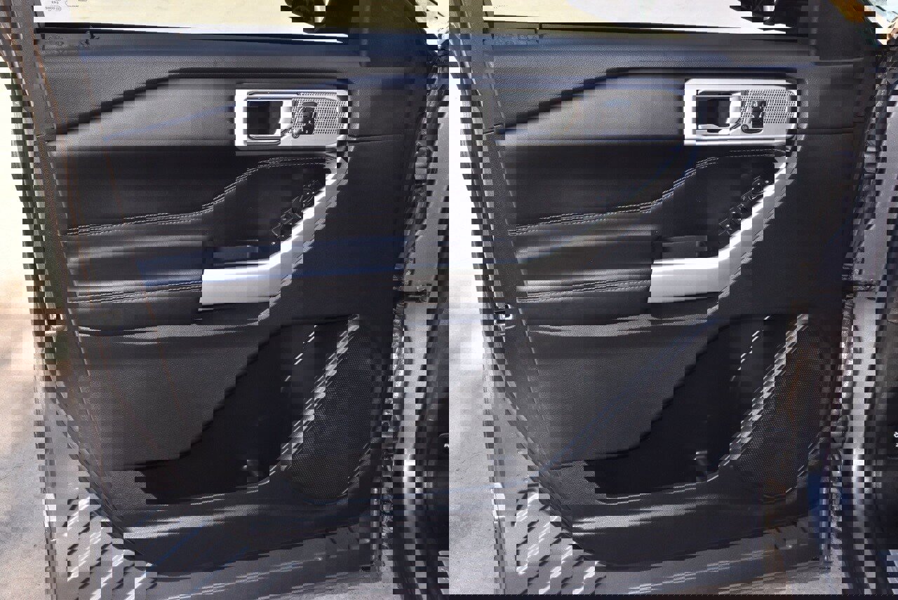 Used 2021 Ford Explorer Limited w/ Equipment Group 301A image 35