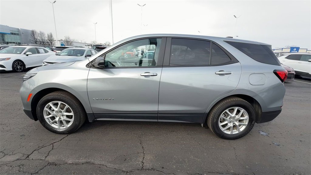 Used 2023 Chevrolet Equinox LS image 5
