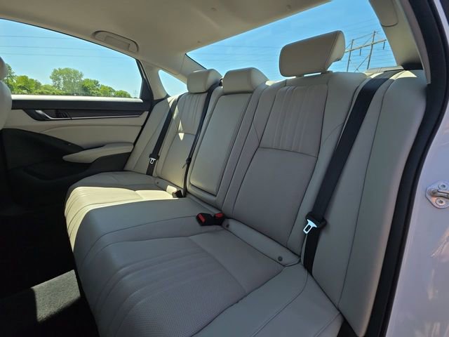 Used 2018 Honda Accord Touring image 30