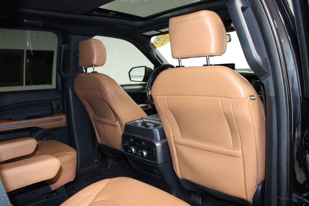 Used 2022 Ford Expedition Platinum AWD/4WD image 34
