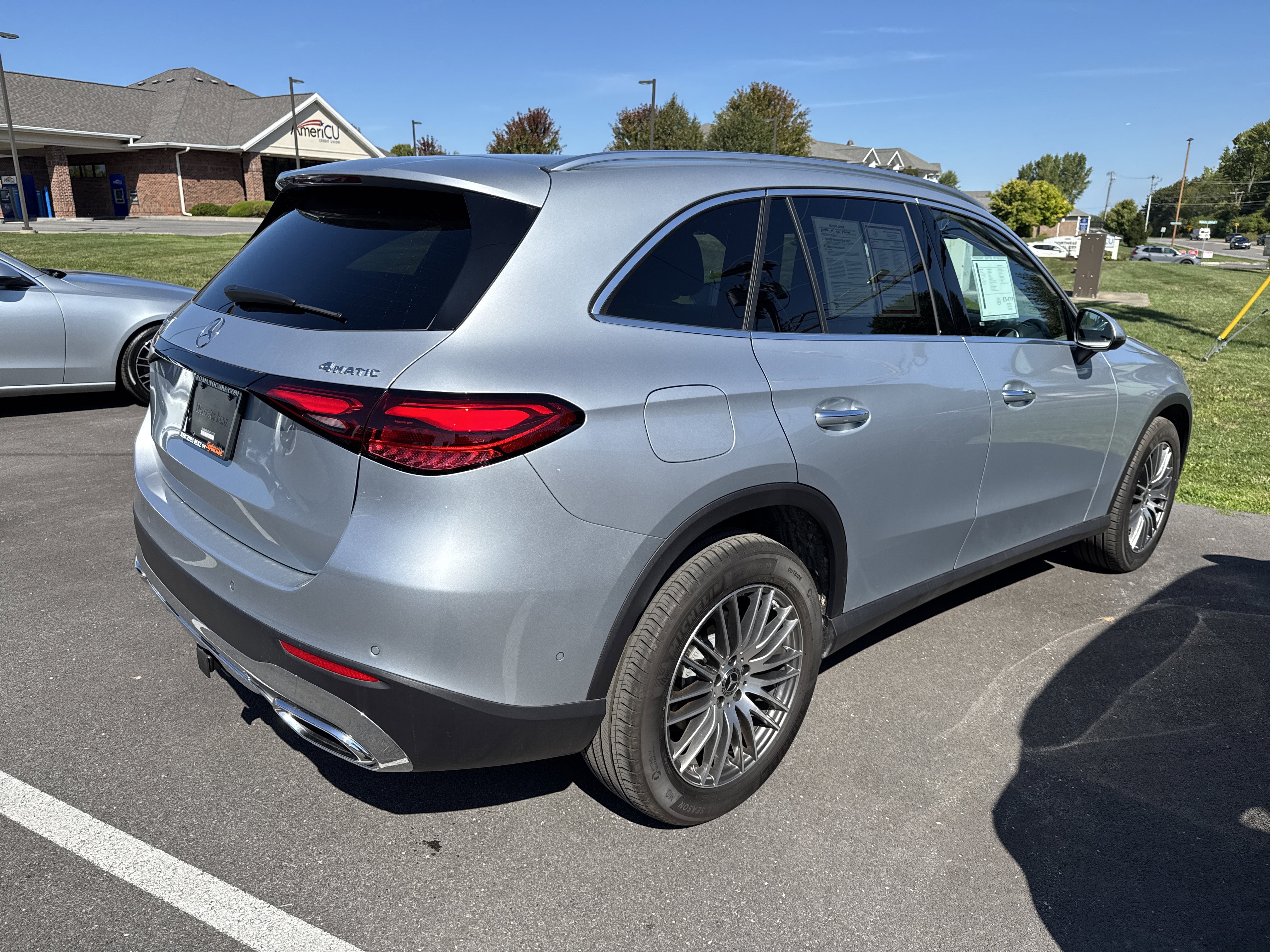 Used 2025 Mercedes-Benz GLC 300 4MATIC image 7