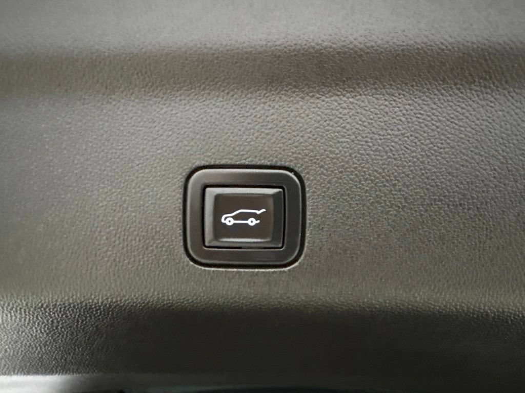 Used 2021 Chevrolet Suburban High Country w/ Premium Package AWD/4WD image 36