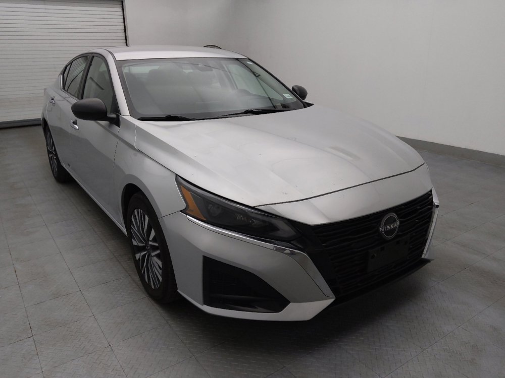 Used 2024 Nissan Altima 2.5 SV image 13