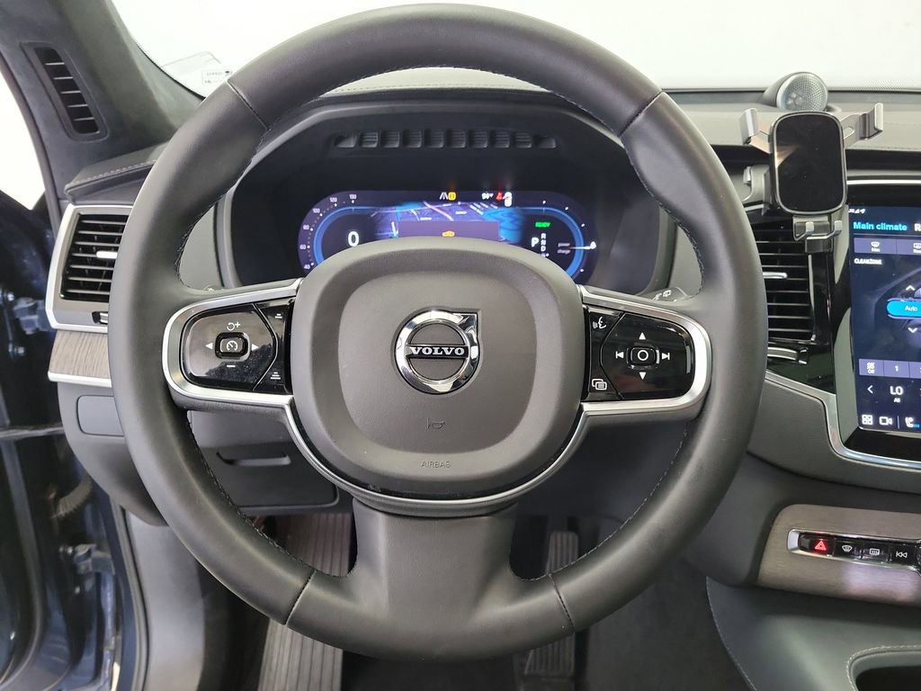 Used 2023 Volvo XC90 T8 Ultimate w/ Lounge Package image 23