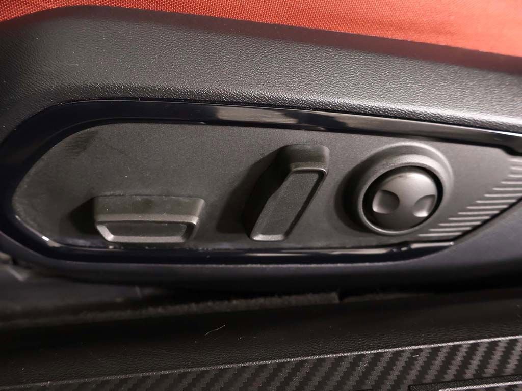 Used 2024 Dodge Charger R/T w/ Plus Group image 32