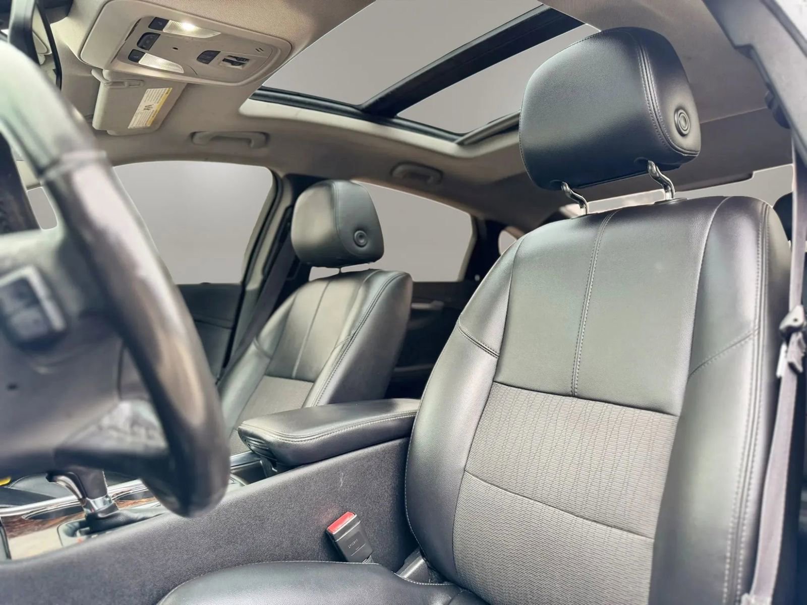 Used 2015 Chevrolet Impala LT w/ Convenience Package image 11