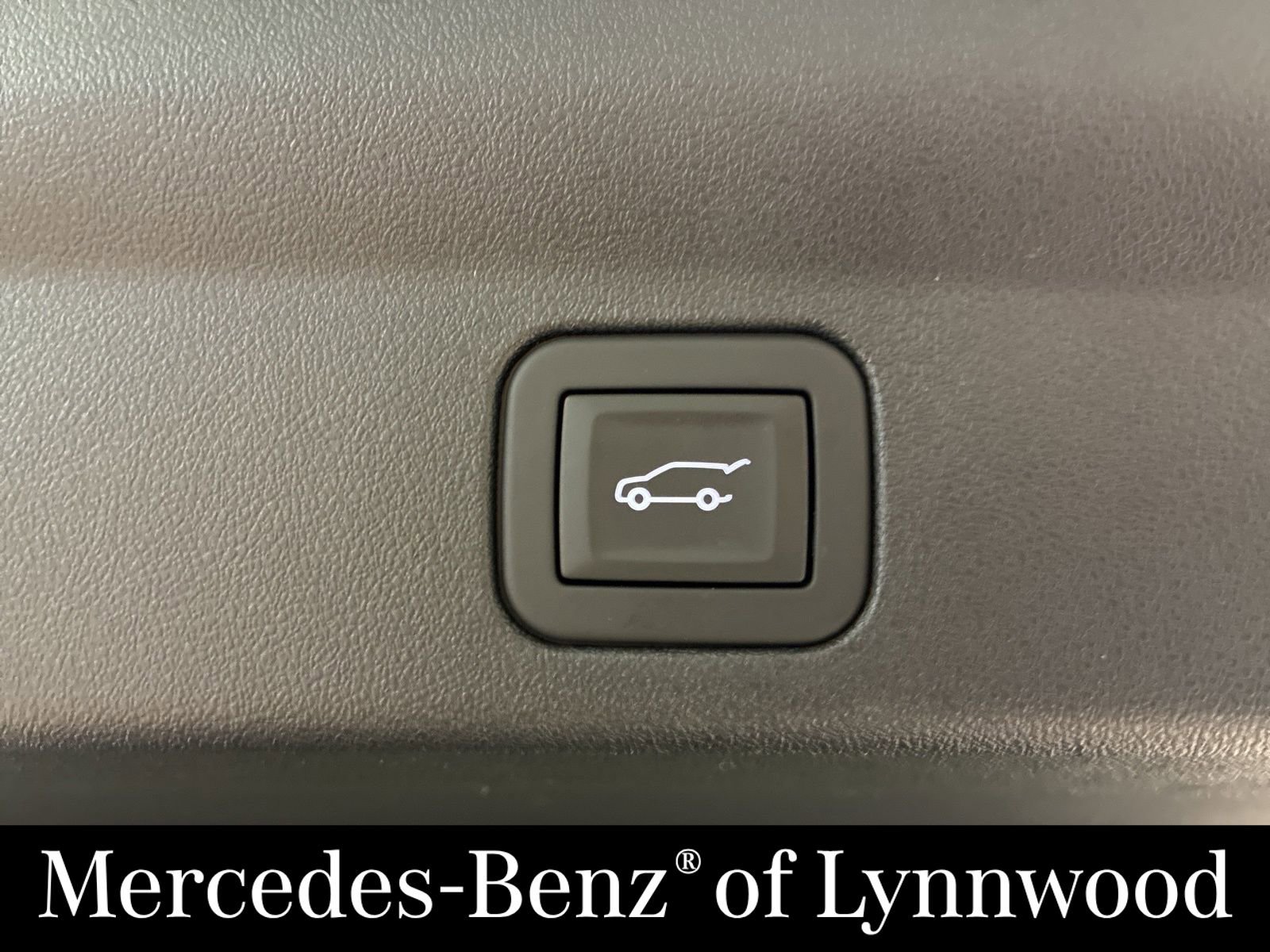 Used 2025 Cadillac Escalade IQ Sport 2 AWD/4WD image 9