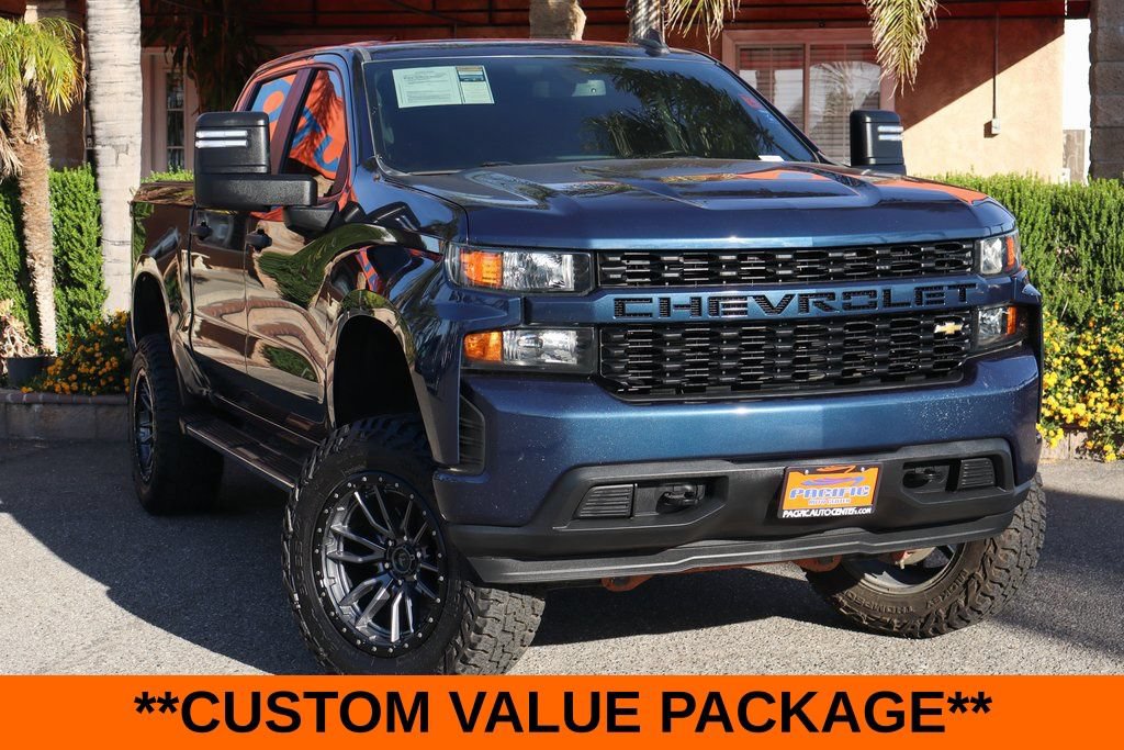 Used 2019 Chevrolet Silverado 1500 Custom w/ Custom Max Trailering Package AWD/4WD image 2