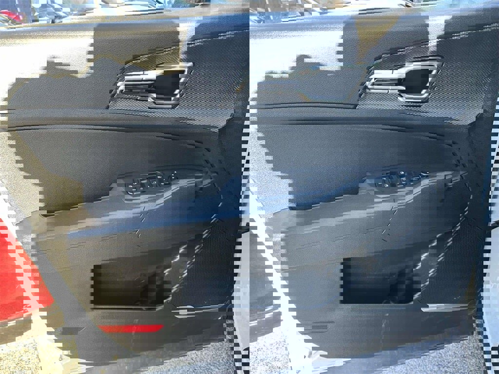 Used 2023 Kia Sportage LX image 17