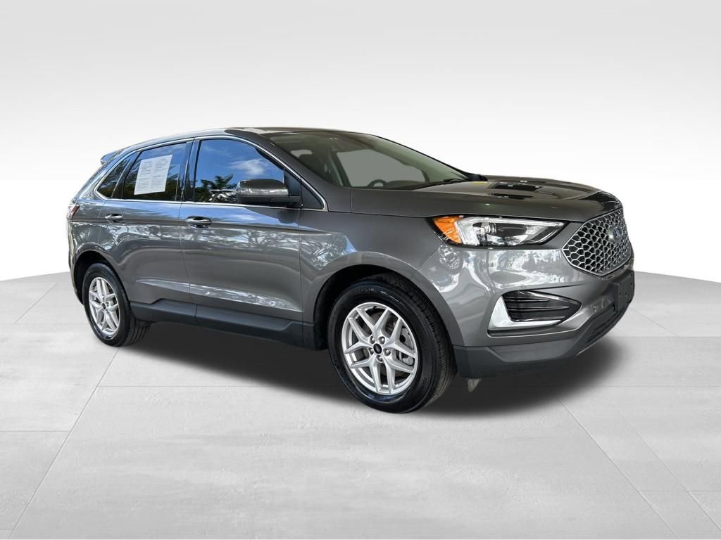 Used 2023 Ford Edge SEL image 2
