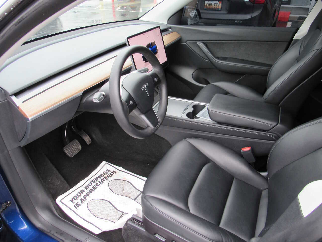 Used 2022 Tesla Model Y Long Range image 13