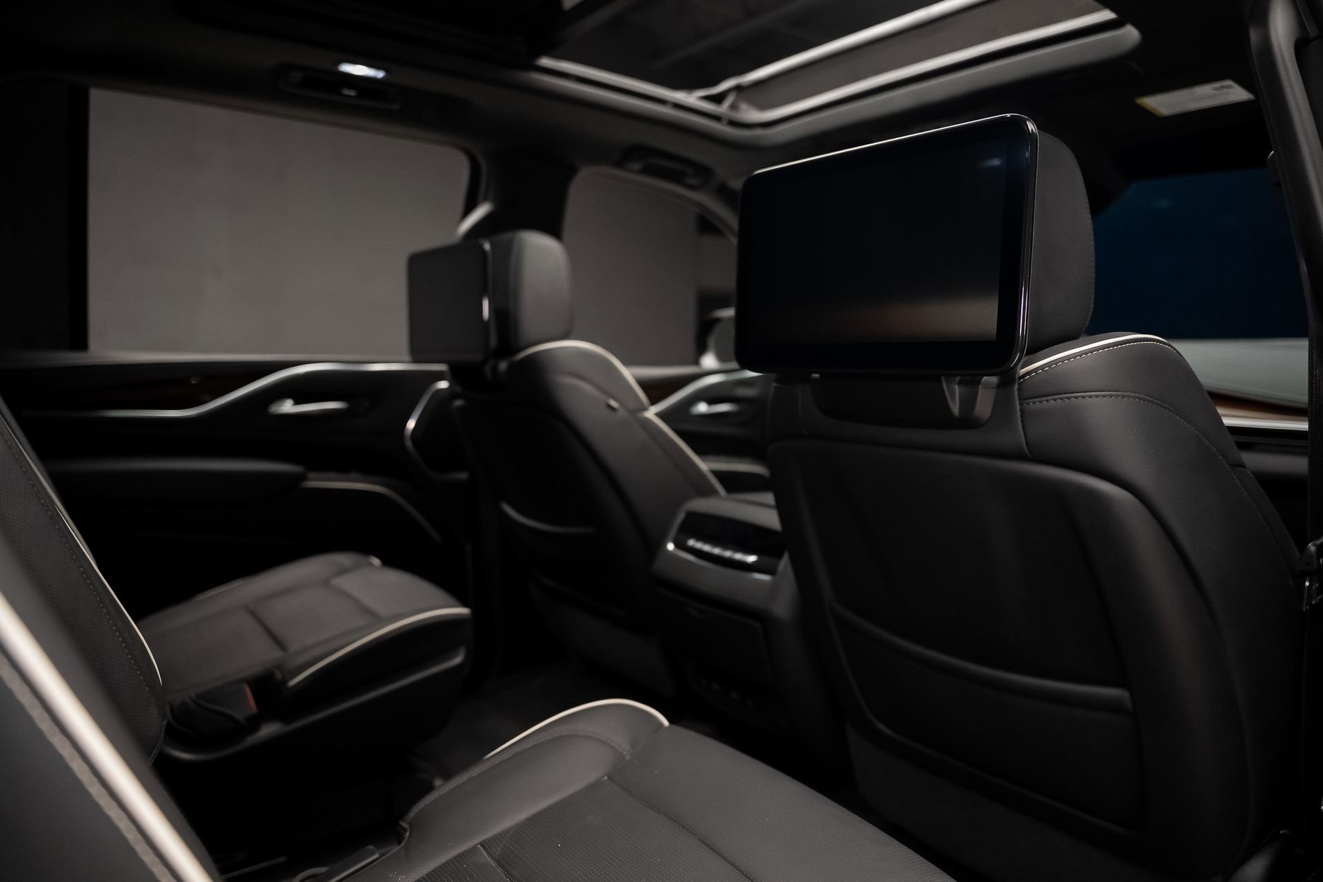 Used 2024 Cadillac Escalade ESV Premium Luxury RWD image 73