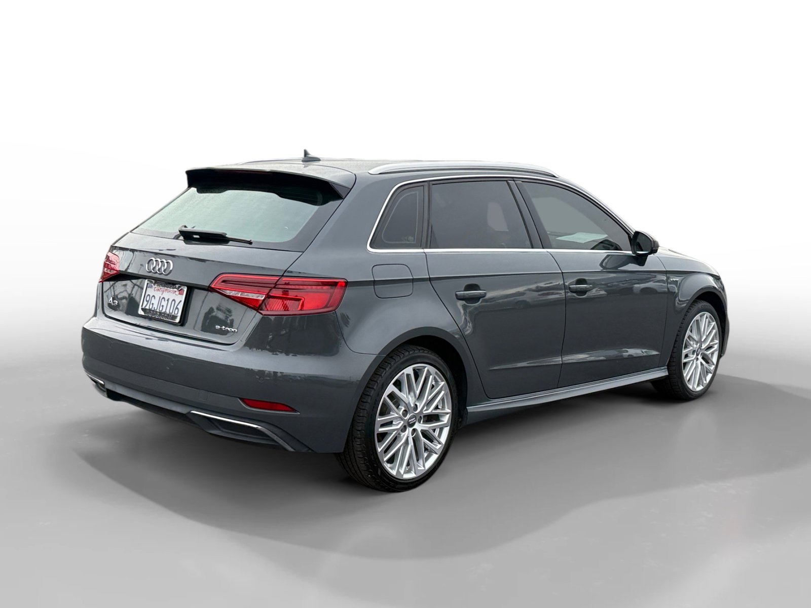 Used 2018 Audi A3 e-tron Prestige w/ Prestige Package image 5