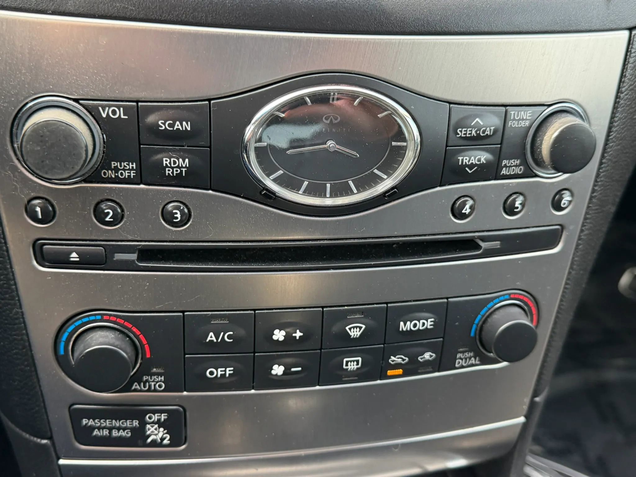 Used 2013 INFINITI G37 x Sedan w/ Premium Pkg image 17