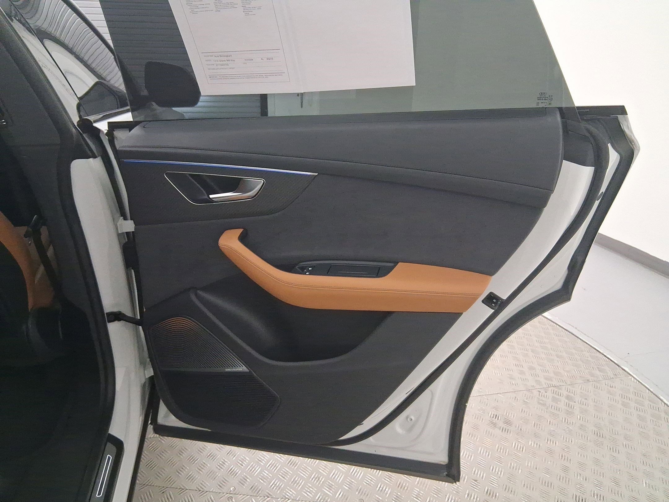 Used 2025 Audi RS Q8 performance image 31