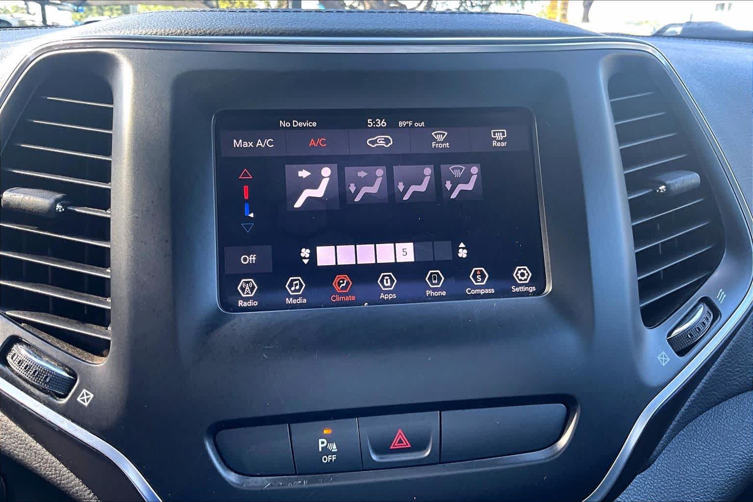 Used 2019 Jeep Cherokee Latitude Plus FWD image 35
