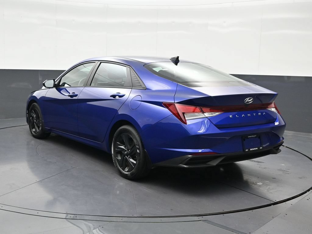 Used 2023 Hyundai Elantra SEL FWD image 3