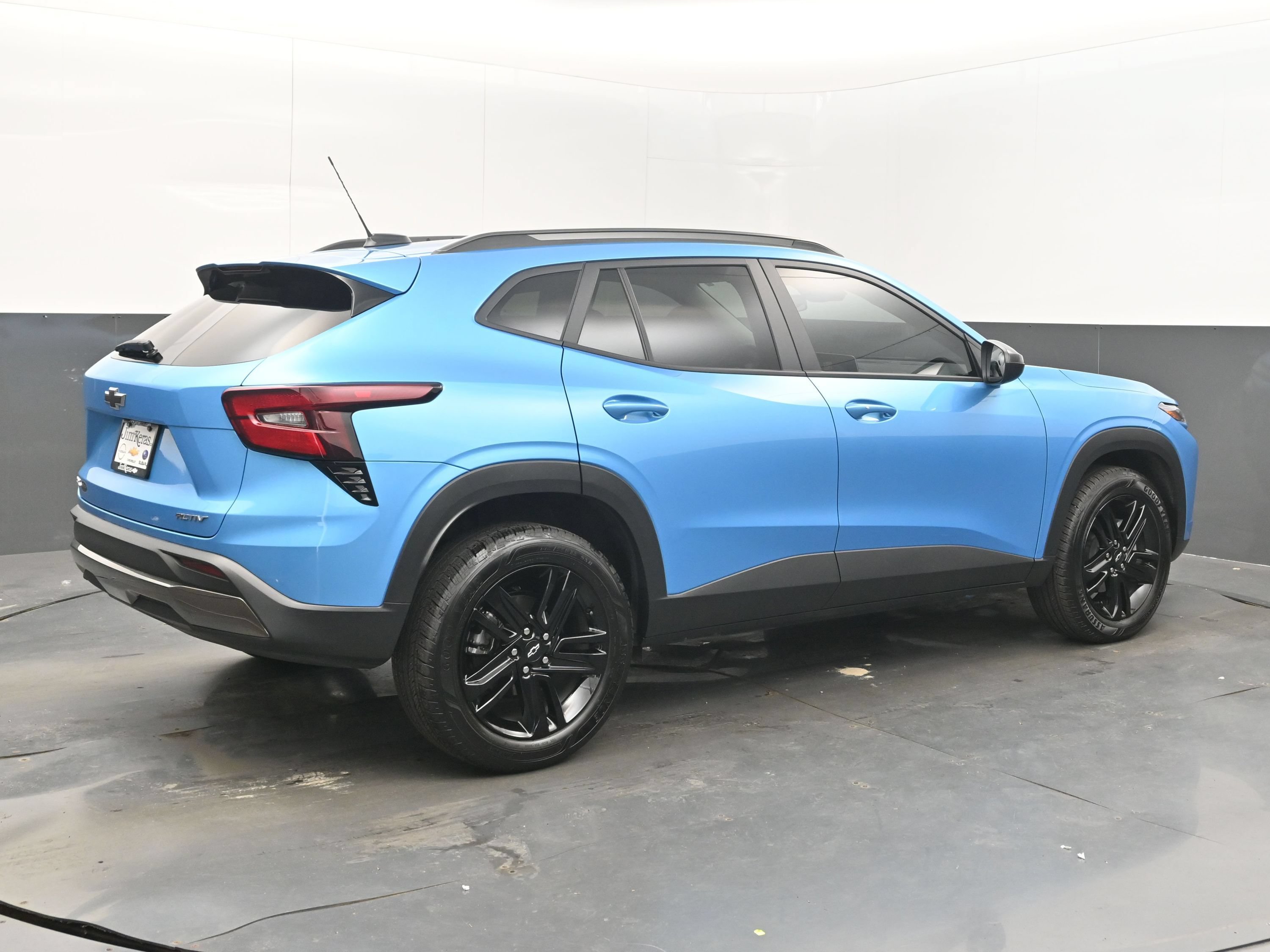 Used 2025 Chevrolet Trax ACTIV FWD image 9