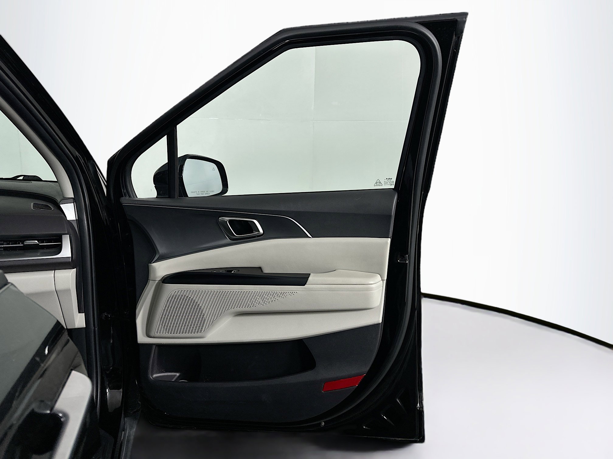 Used 2024 Kia Carnival LX image 30